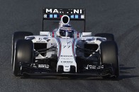 F1: Máris alávágtak az új csapatnak 104