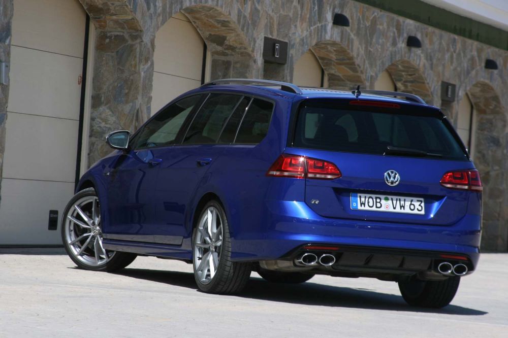 Rajtautomatikával 5,1 mp alatt gyorsul százra a Golf R Variant. A kilövésben segít az összkerékhajtás