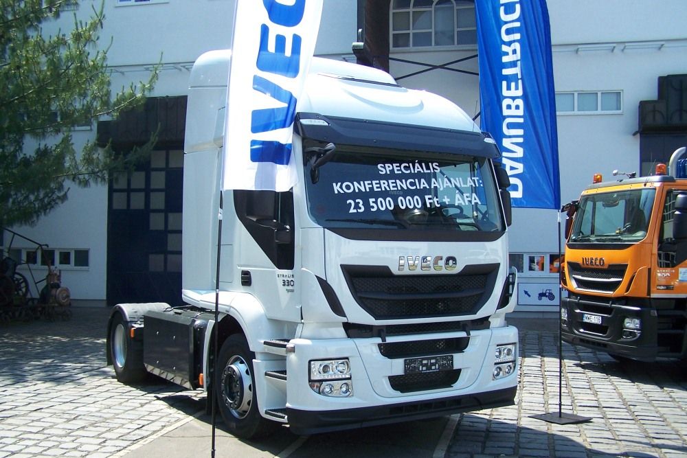 A konferencia alkalmából az Iveco haszonjárművek hazai forgalmazója a DanubeTruck Kft. speciális akciót hirdetett. Emellett a Porsche Hungaria Kft. 10 százalékos engedményt hirdetett a sűrített földgázzal hajtott eco up!-ra