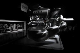 F1: 2016-ban is marad a motorfejlesztés