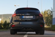 Az általános Focus-facelift során merevebb, tömörebb lett, mint a 2012-es ST volt