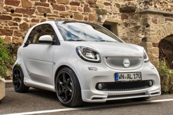 Nagyszájú pici autó