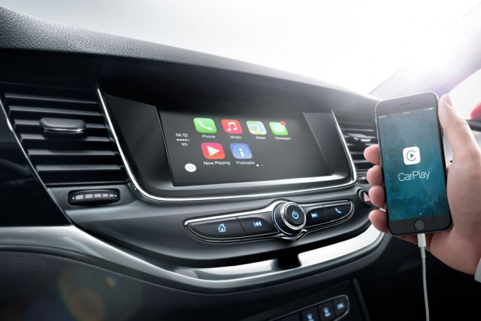 Vezettük: Opel Astra K 2015 12 | Vezess Ez a kevésbé nagy érintőképernyő. Az Astra az Apple CarPlay és az AndroidAuto rendszerekkel is jól boldogul