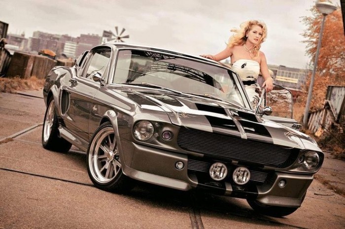 Autók és csajok – Pikáns fotók péntekre 13 | Vezess Autók és csajok – Pikáns fotók péntekre 13