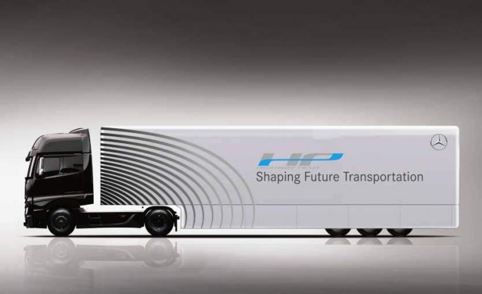 Autópályán hasított az önmagát vezető kamion 3