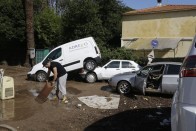 Szörnyű pusztítást végzett a víz a francia utakon – videó 2