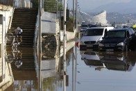 Szörnyű pusztítást végzett a víz a francia utakon – videó 22