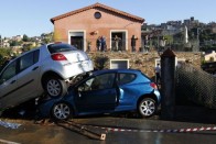 Szörnyű pusztítást végzett a víz a francia utakon – videó 26