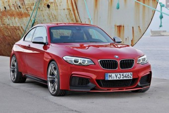 370 lóerővel jöhet a BMW M2