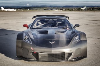 Karbongúnyában is mutatós a Corvette