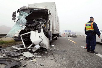 Baleset, óriási dugó az M5-ös bevezetőjén