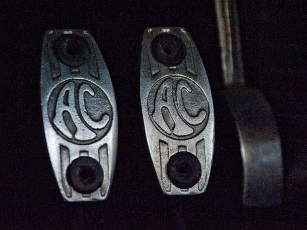 Keveset futott Cobra, női tulajtól, 300 millióért eladó 9