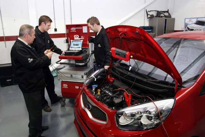 Használt autó: rettegni kell a turbós kis benzinesektől? 12 | Vezess Jóval egyszerűbb a szívómotorok felépítése, de a turbósok anyagai és konstrukciós megoldásai is fejlettebbek