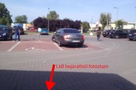 Két szőke csaj úgy parkolt Pesten a Lidlnél, hogy ejha 2