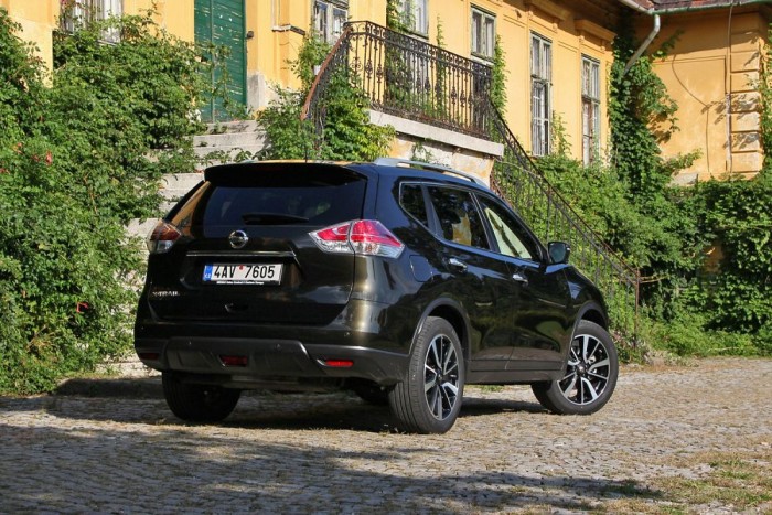 Teszt: Nissan X-Trail Tekna 1,6 DIG-T 1 Jó kiállású, cseppet sem agresszív, de komolyan vehető autó a z X-Trail
