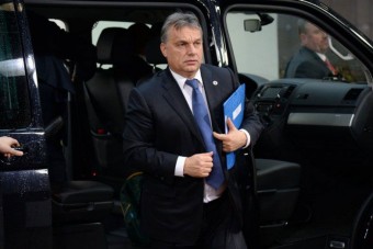 Orbánnál maradhat a luxusbusz