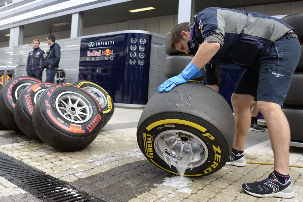 F1: Rosberg még Hamiltont üldözi 4