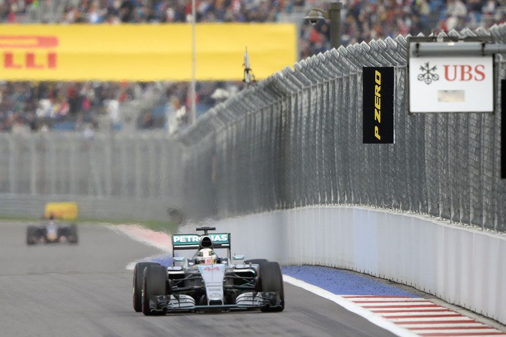 F1: Rosberg még Hamiltont üldözi 20