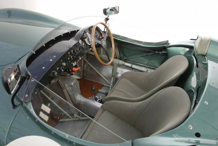 Nyolcmilliárdot érő veterán autót törtek meg 6