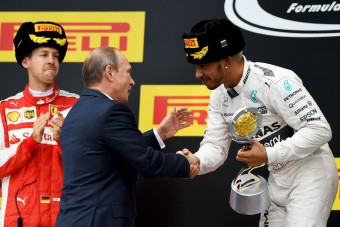 F1: Hamilton kiröhögte Rosberget