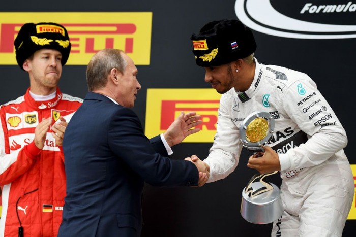F1: Hamilton kiröhögte Rosberget 6