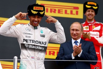 F1: Csaták, balesetek, Hamilton akkor is nyer