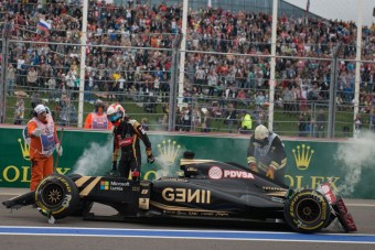 F1-baleset: Grosjean alatt eltört az ülés