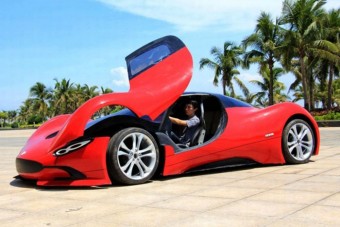 A 27 éves srác saját szuperautót épített