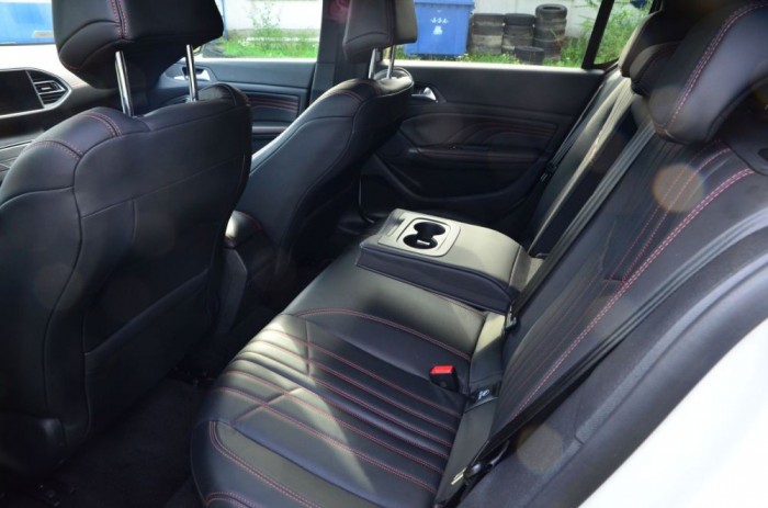 Az ötajtós változat nem ígér semmi jót a nagyobb termetű utasoknak, akik hátul szeretnének helyet foglalni.