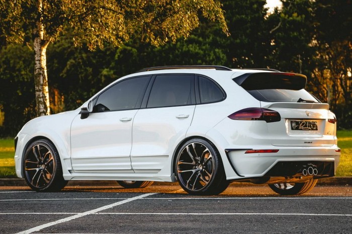 Két tuningolt Porsche SUV, melyiket kérnéd? 6