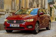 Hivatalos fotókon a Fiat Tipo 16