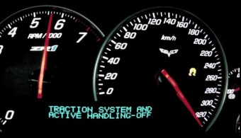 A Corvette őrülten pörgő kilométeróráját sose unjuk meg