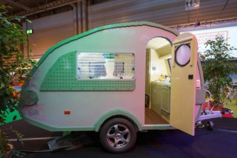 Életnagyságú, működő lakókocsi legóból, beszarás!