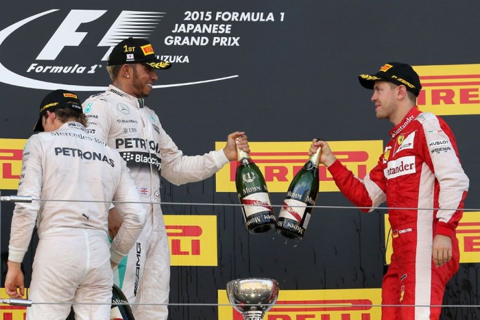 F1: Hamilton erősebb Ferrarit szeretne 4