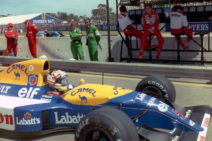 F1: Hamilton erősebb Ferrarit szeretne 5