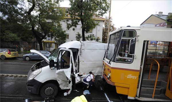 Súlyos sérüléssel járó baleset volt a forgalmas Fehérvári úton.