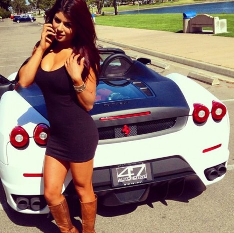 Szemérmetlenül drága autók, szemérmetlenül alulöltözött lányok 10