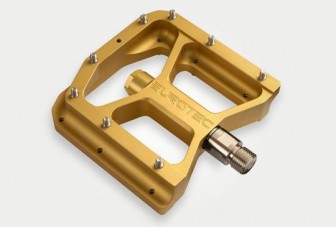 Még a rendőr őrnagy se tud szabályosan vezetni?