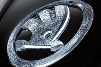 Alkalmi ékszert faragtak a Škodából