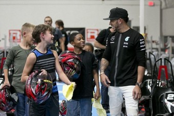 F1: Kínos kép készült Hamiltonról