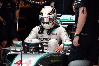 F1: Hamiltoné az utolsó szabadedzés
