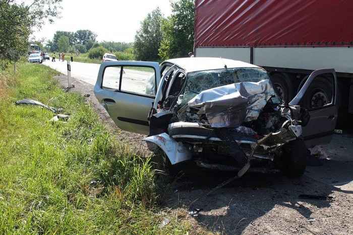 Súlyos sérültek Veszprém megyében, mentőhelikopter érkezett