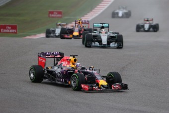 F1: Terel a főnök a Red Bull átvételéről