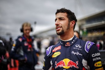 F1: Ricciardo berágott a Red Bull-ifjoncokra