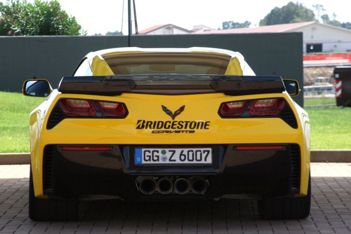 Vezettük: Chevrolet Corvette Z06 2015 1 A kievehető középső légterelő jót tesz a leszorítóerőnek, de csökkenti a 315 km/órás végsebességet. A 300 persze megvan. Ötödikben