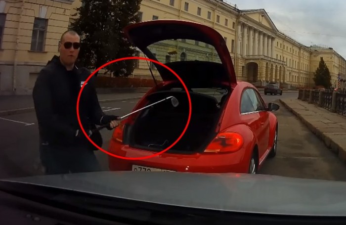 Golfütő is előkerült az autós balhéban