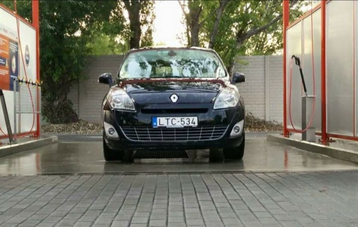 Budapest: 45 másodperc ellopni egy autót