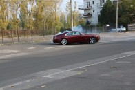 Rolls-Royce-ról égett a gumi a Bosnyákon 14