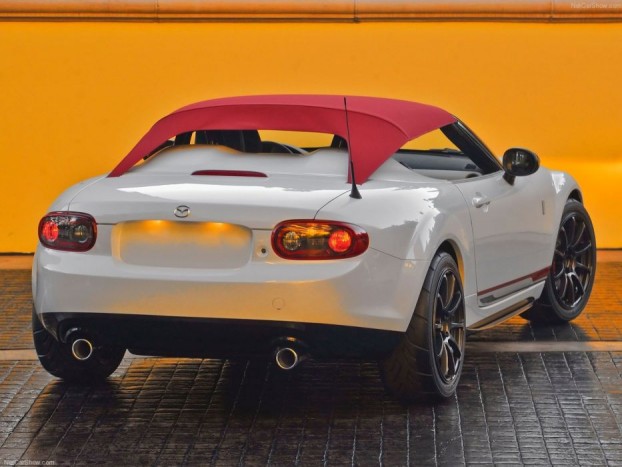 Elhagyja tetejét a Mazda MX-5 6