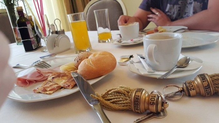 Reggeli a spontán választott szállásunkon Temesváron. 